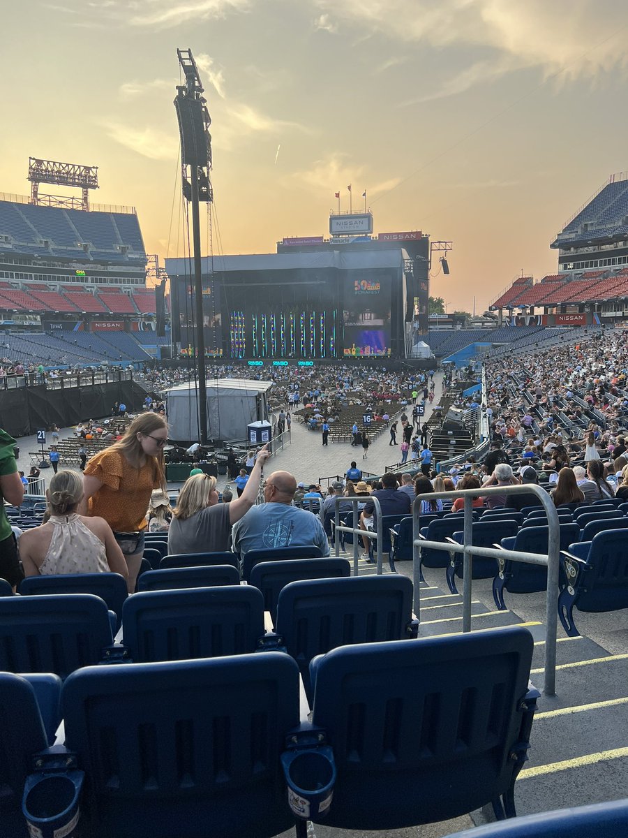 jacqui4's tweet photo. Can’t wait for night one! #cmafest #chevycma https://t.co/G9Rc9O3bT3