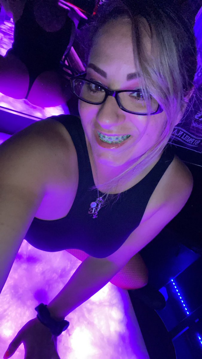 Getting the Preweekend PARTY started!! If You’re OUT-n-ABOUT stop by and SAY HI!! #WorkSelfie #ThursdayNightHustle #LateNightFun #LateNightAdventures #MidWeekFun #NightLife #ClubLife #BartenderLife #Tampa #Ybor #StripClubLife #FullNudeStripClub #ColoradoGirl #LivingTheFloridaLife