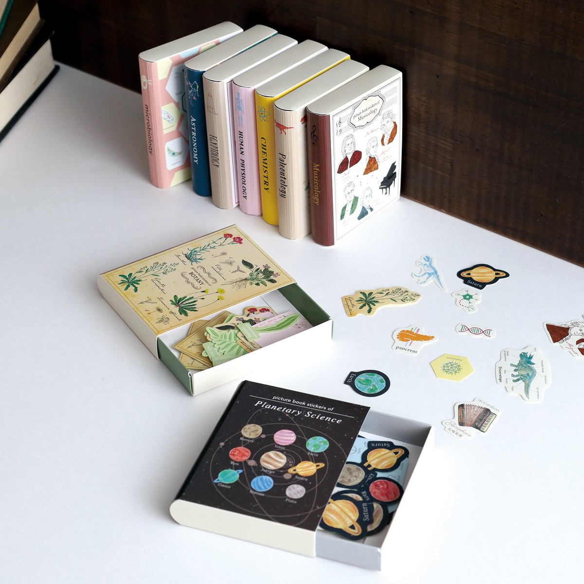 greenflash_inc's tweet photo. 「学び」をテーマとした STUDY HOLICシリーズの新商品が登場!📚
「学び」を楽しく生活に取り入れることができる心がワクワクするアイテムが揃っています♪
#studyholic https://t.co/xQeIkhz7OP