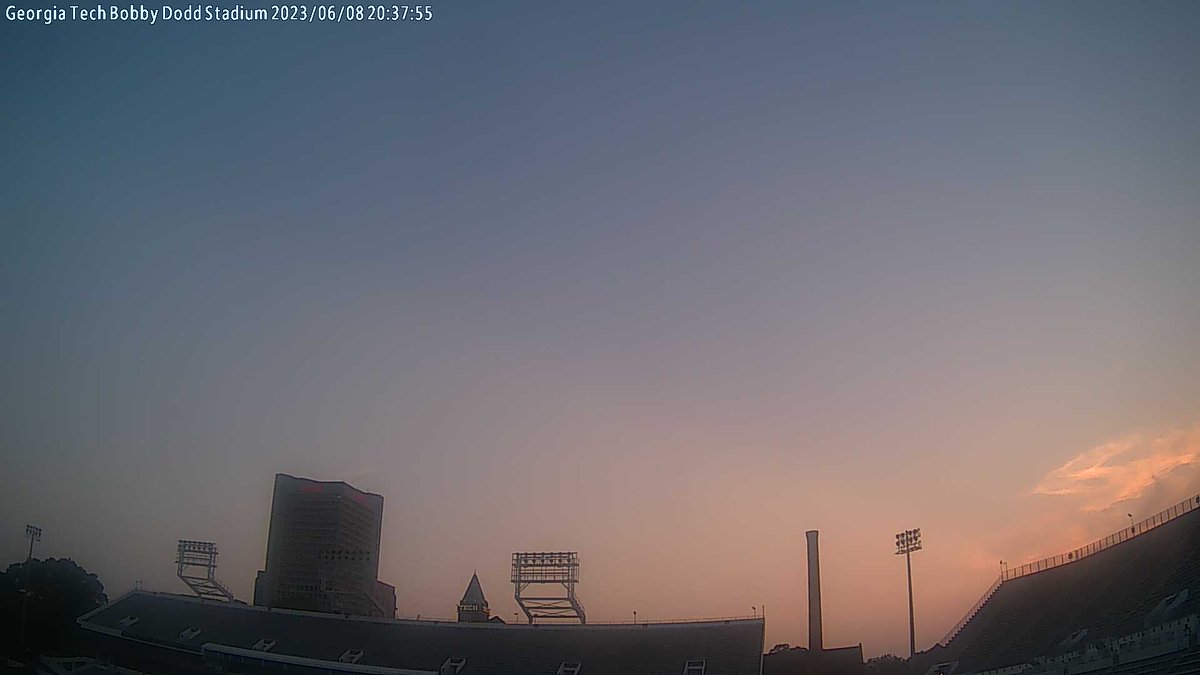 GATechStadiumWx's tweet photo. Georgia Tech Bobby Dodd Stadium at sunset and it's 78.0 F. https://t.co/jiR123lfcm