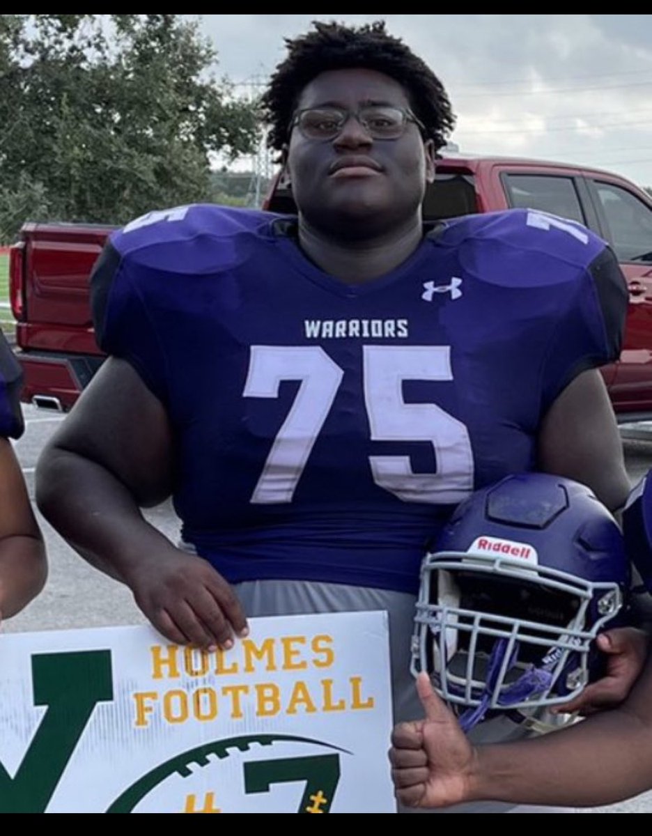 The Connally family was saddened to hear about the passing of Prince Ugwu. A truly remarkable student who was filled with joy and a passion for his friends and team. Our thoughts and prayers go out to his family! gofundme.com/f/prince-uriea…