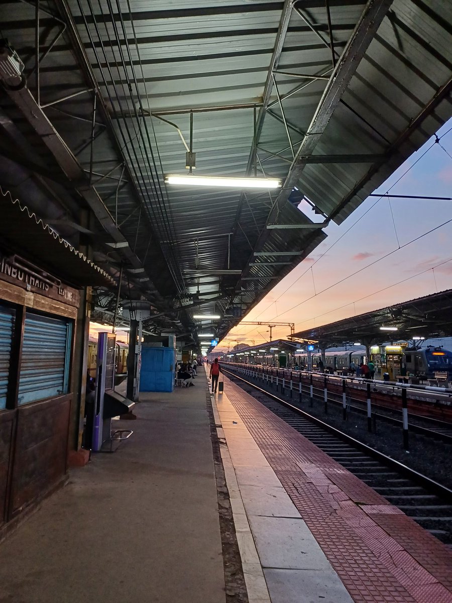Advocate_Denson's tweet photo. Amongst all this hype of #DigitalIndia we still use hand scribbled papers displaying the #coachposition at #kollamjunction Shockingly we found only metal tags on all platforms and no train specific digital displays @RailMinIndia @AshwiniVaishnaw https://t.co/VwB2fCPXoC