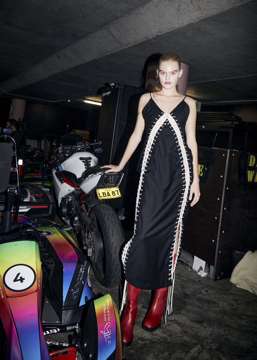 Australian Fashion Week tweet media