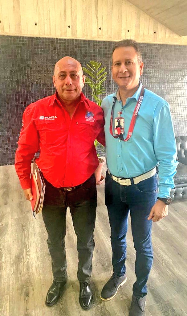 DiGasGuarico's tweet photo. #SabiasQue || El GD @Goncalvez211, Pdte de @DiGasGuarico, participó junto al GD @pechecaldera Pdte de @gas_comunal y demás responsables de la distribución de GLP en el país, en la reunión extraordinaria de trabajo con el G/J @NestorLReverol, Vicepresidente de Servicios Públicos. https://t.co/oDgM03yPZY