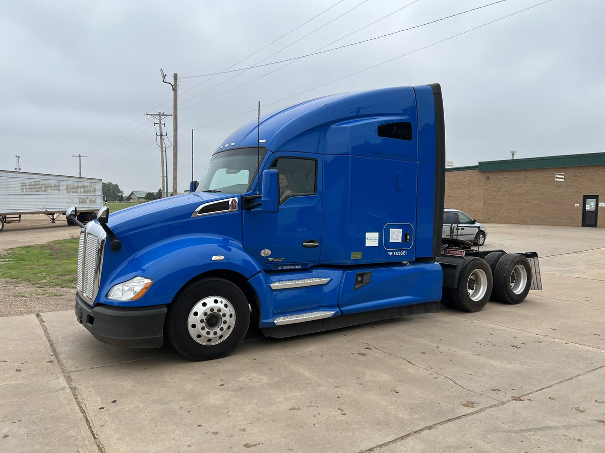 SCCCLiberalKS's tweet photo. A commitment to the community! The partnership between @SCCCLiberalKS and @NationalCI continues to grow! Thank you so much to National Carriers for the donation of the truck for the CDL program! #scccsaints #gosaints #drivenci https://t.co/bmmayMpCgm
