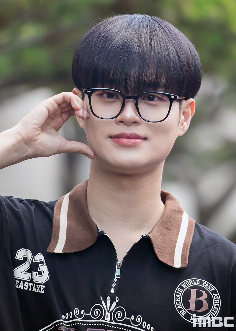 imbcenews's tweet photo. AB6IX 이대휘, 닥터 아라레 나야나~ #AB6IX #에이비식스 #이대휘 [iMBC 직찍]
https://t.co/AtUYZ8yzDW https://t.co/a2JNXHh3wQ