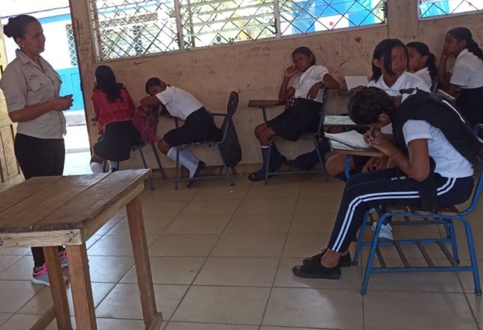 MarenaNicaragua's tweet image. En el Instituto Nacional 11 de septiembre #INOS, en la Costa Caribe Norte, impartimos capacitación sobre la importancia, manejo y establecimiento de viveros forestales y frutales.

#VerdeQueTeQuieroVerde
#AmorAlaMadreTierra
#Nicaragua
#MARENA