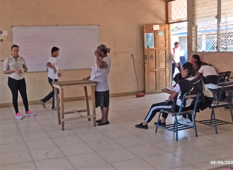 MarenaNicaragua's tweet image. En el Instituto Nacional 11 de septiembre #INOS, en la Costa Caribe Norte, impartimos capacitación sobre la importancia, manejo y establecimiento de viveros forestales y frutales.

#VerdeQueTeQuieroVerde
#AmorAlaMadreTierra
#Nicaragua
#MARENA