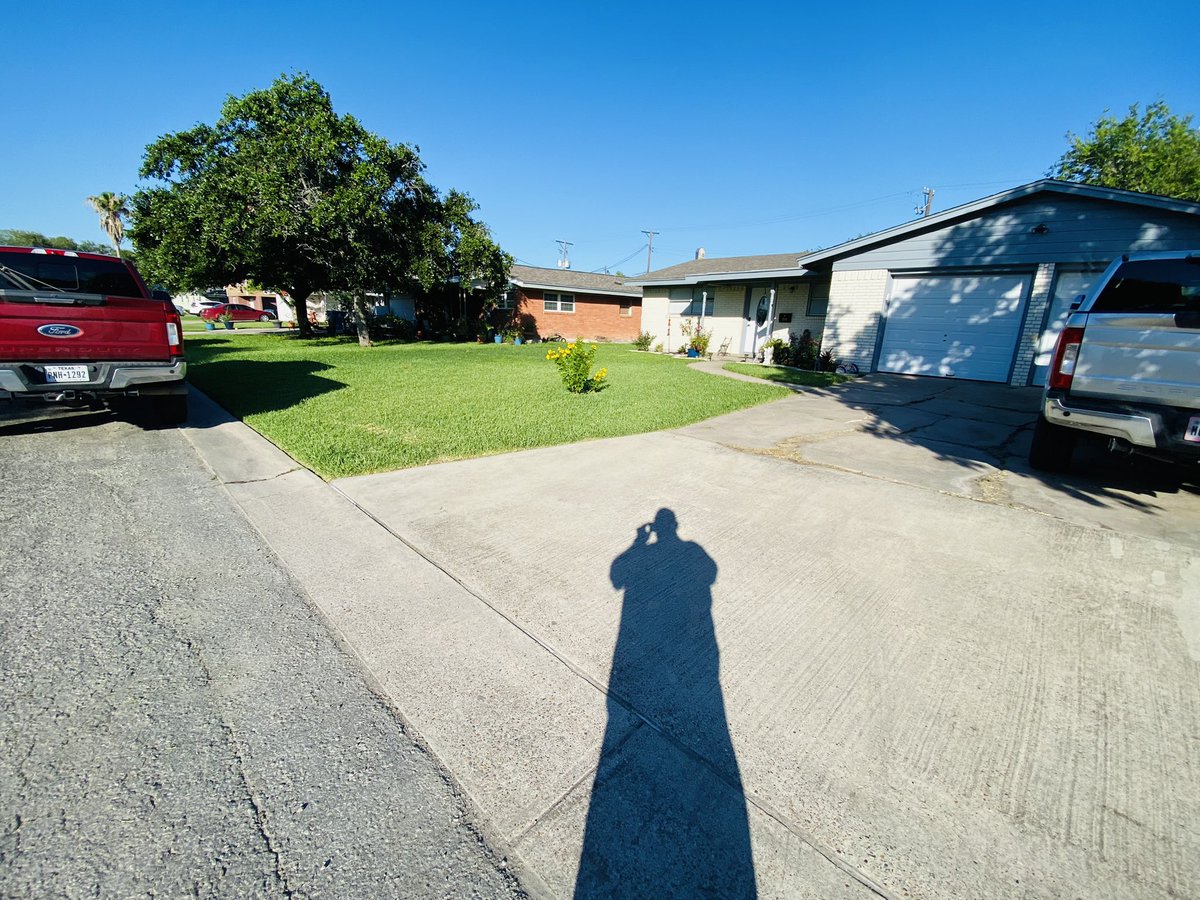 TheRealTyler_V's tweet photo. Had to add a second lawn this week for @OutKickTNML. Also added an @ECHO_USA blower to the team. If my guy @CoachHolmG and I can get @Ronnie_Jonse and @CoachSKilgore to join in, we might have South Texas lawn team. https://t.co/wZBWhZFiXe