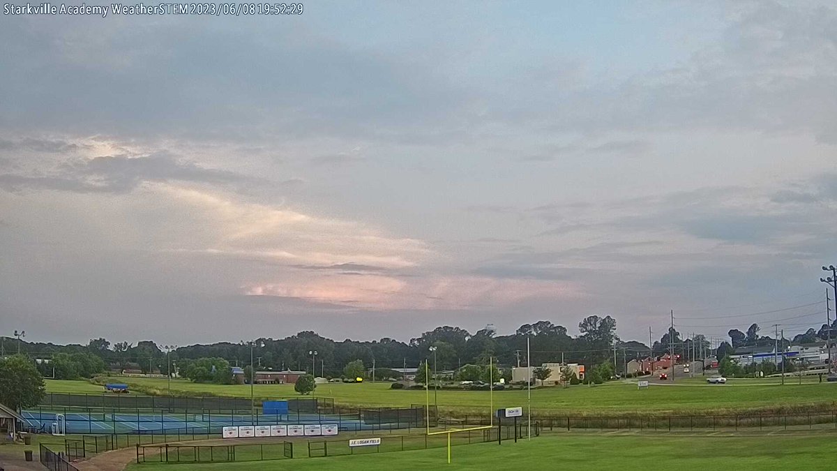 SAWeatherSTEM's tweet image. Starkville Academy at sunset and it's 74.7 F.