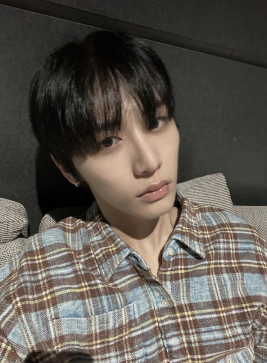 BOYNEXTDOOR_twt's tweet photo. 안녕하세요 여러분 잘 잤어요? 
저는 자다가 더워서 몇 번 깼어요ㅜㅜ🙀🙀
여러분은 잘 잤길 바라요 🙇
오늘도 어김없이 사랑해요 🫶🫶🫶

#BOYNEXTDOOR #태산 https://t.co/NiLqKWjJDB