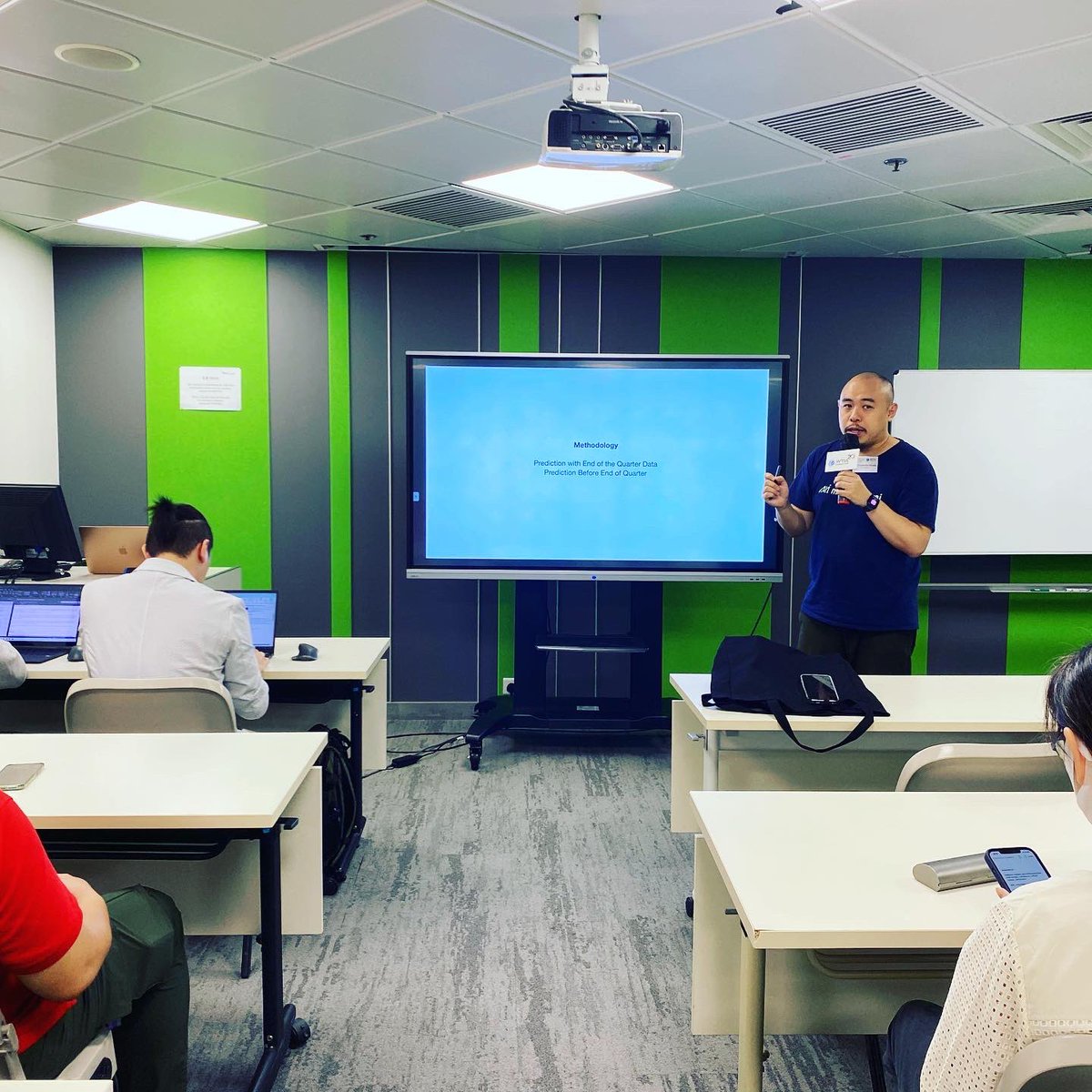 MeasurableData's tweet photo. Thank you everyone who attended #WTIA "Tech to Connect 4.0 - Big Data Era: Smart Production System" workshop at Hong Kong Productivity Council. Dr. @HeathermHuang (@MeasurableAI) and Mr. Key Lam (LeadingEdge) shared profound insights on artificial intelligence and data analysis. https://t.co/RWMDbGB7ei