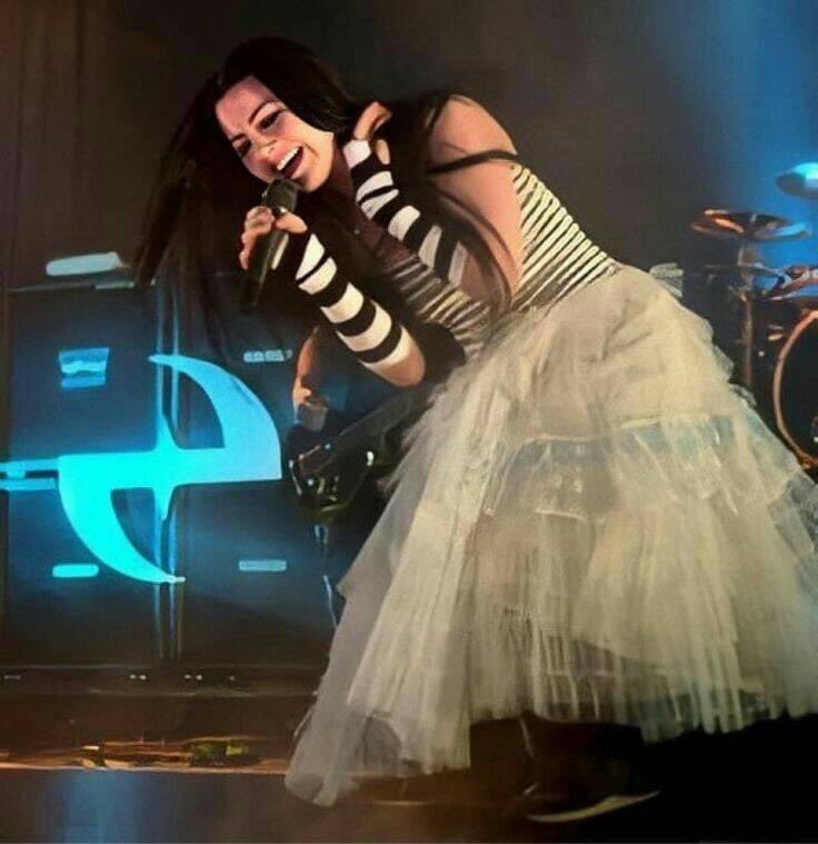 DeborahFallon18's tweet photo. #amylee #evanescence #follo4folloback #FolloForFolloBack https://t.co/mZBM8NGRow