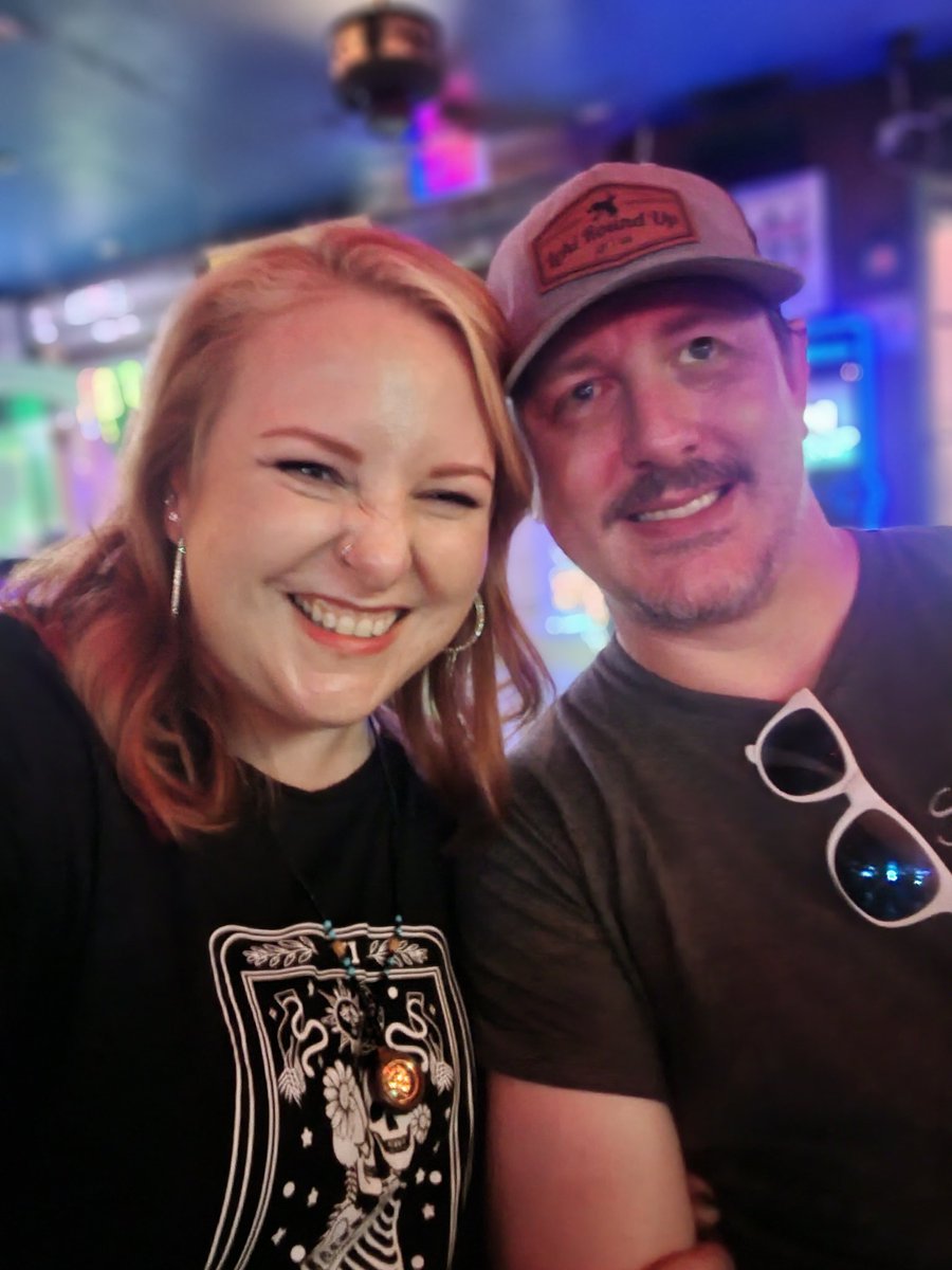 SamieeDeeG's tweet photo. More bars on Bourbon Street should play Drokick Murphy and Dlogging Molly https://t.co/uRPrGZHPlB