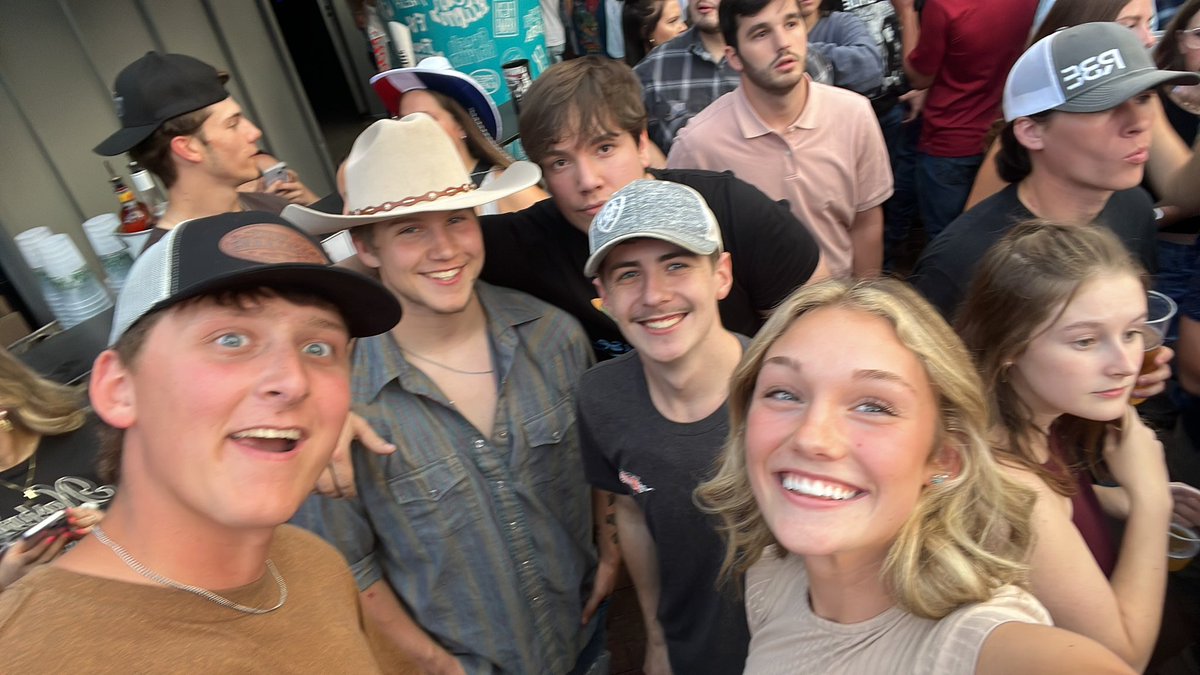 brooklynnholtm4's tweet photo. #HCNKC https://t.co/bVbCTFUoxq
