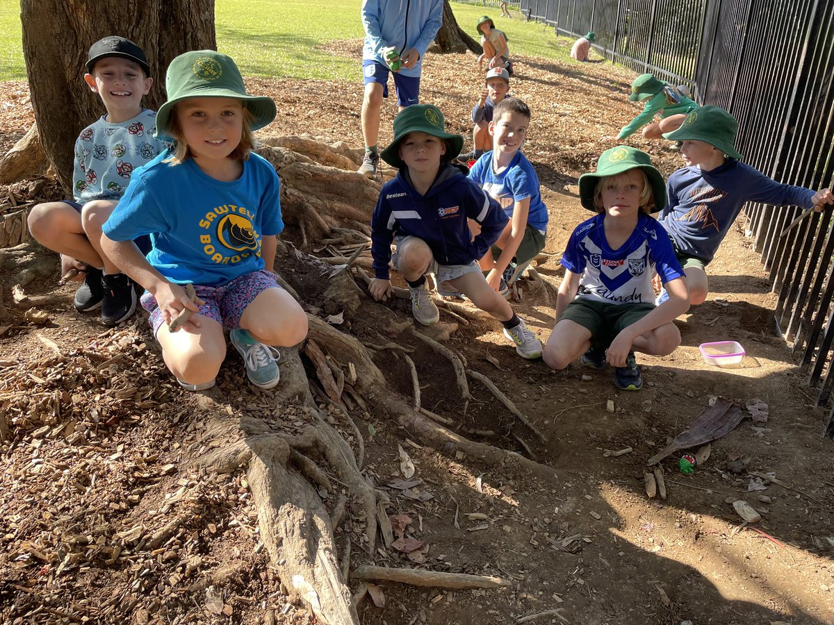mhocyear3's tweet photo. Getting creative under the trees 🌳 ☀️ https://t.co/rHfvS38rRb