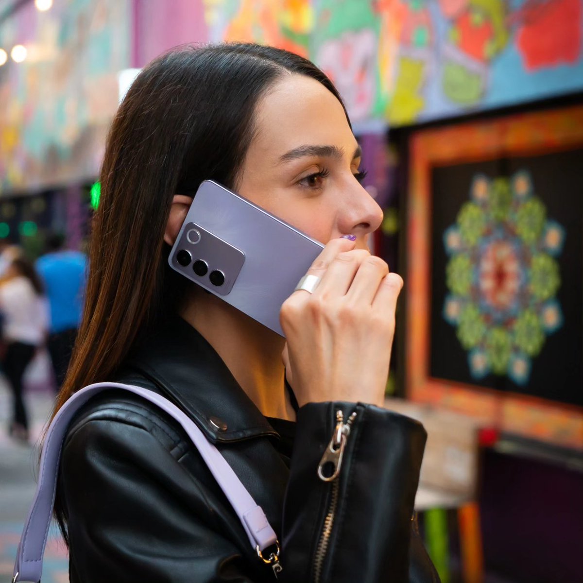 vivomobilemx's tweet photo. Un #vivoV25e, dos colores distintos. ¿Cuál es tu favorito? Captura retratos deslumbrantes con OIS.
Descubre todos los detalles de #V25e en https://t.co/yUvVedcaiN #vivoSmartphone #V25Series #vivo https://t.co/hps6v0ZVLV