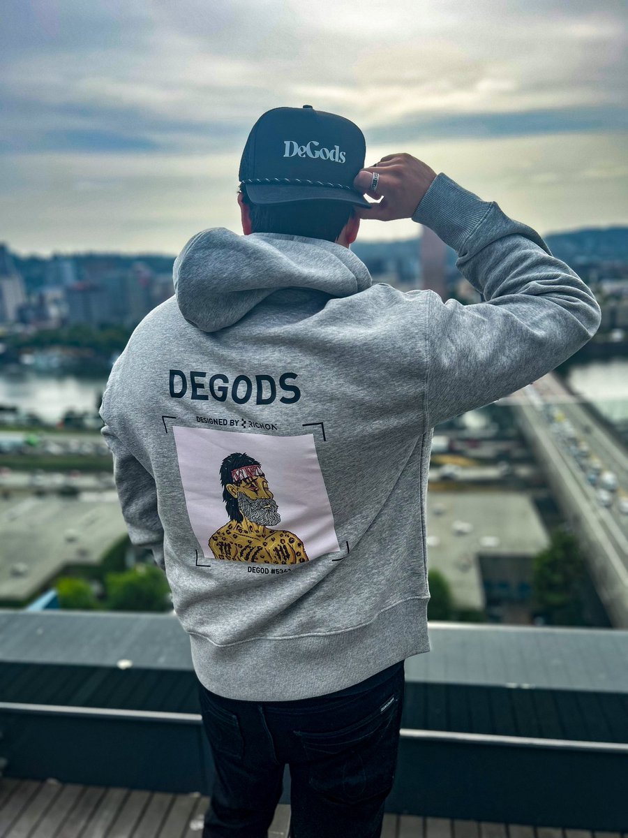 Huge shoutout to <a href="/Richon_io/">Richon</a> for making some of the best merch in Web 3.

Catch me at the next <a href="/DeGodsNFT/">DeGods</a> rocking my Naked Leo 🐆