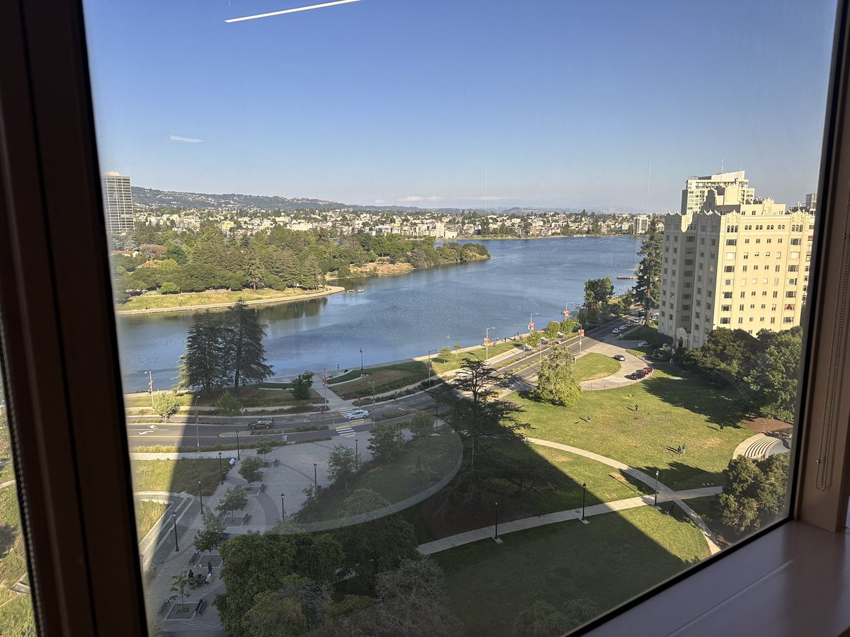 sfscala's tweet image. And we’re back live in person from @LaunchDarkly and beautiful Oakland! @scalac_io talks about Ducktape and #Scala magic is onscreen!
