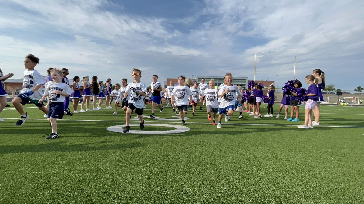 coachmwilliams1's tweet photo. Final Day of Future Falcon Football Camp! We were blessed with great weather and had a blast with our Future Falcons! Big thanks to @CoachFickle and @TCHSCBooster coming out and supporting our Falcon Football Program! @KISDAthletics @TCHSFootball #thecreekisrising https://t.co/AjDO1RksDI
