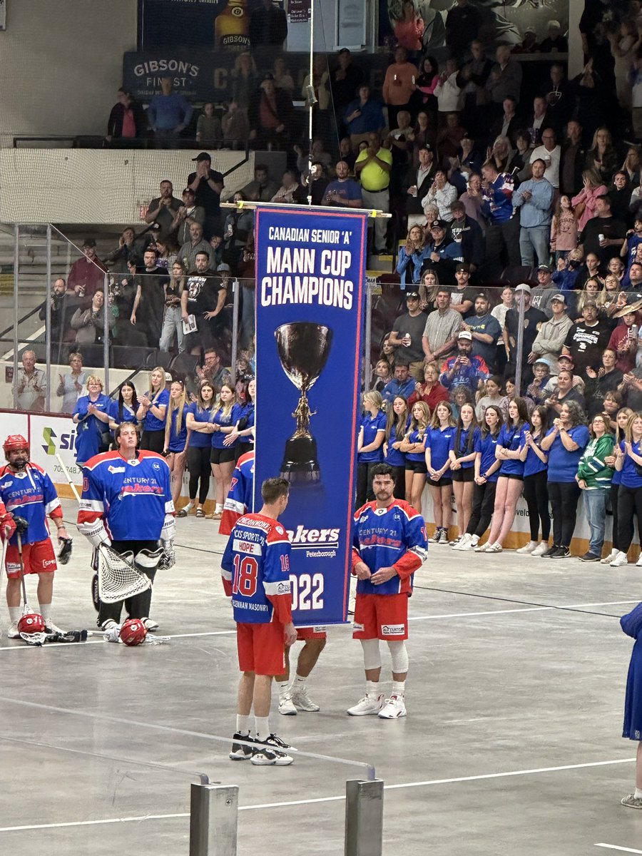 kimzippel's tweet image. Fantastic to be @PtboMemCentre for the first @PtboLakersLax home game in the #Drive4Five 🥍 #GoLakersGo! 🙌