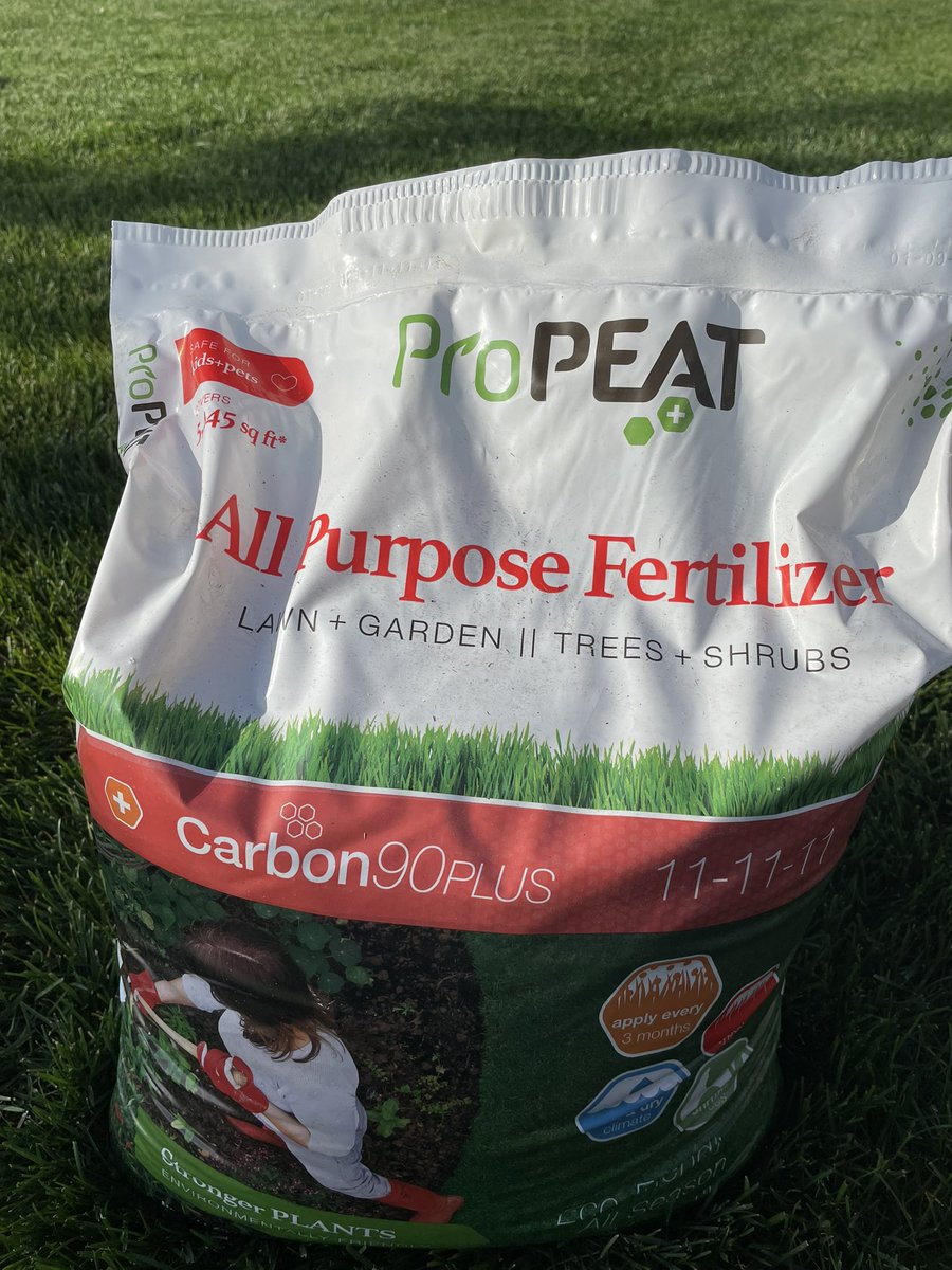 Giving the lawn some of the good stuff
#ProPeat