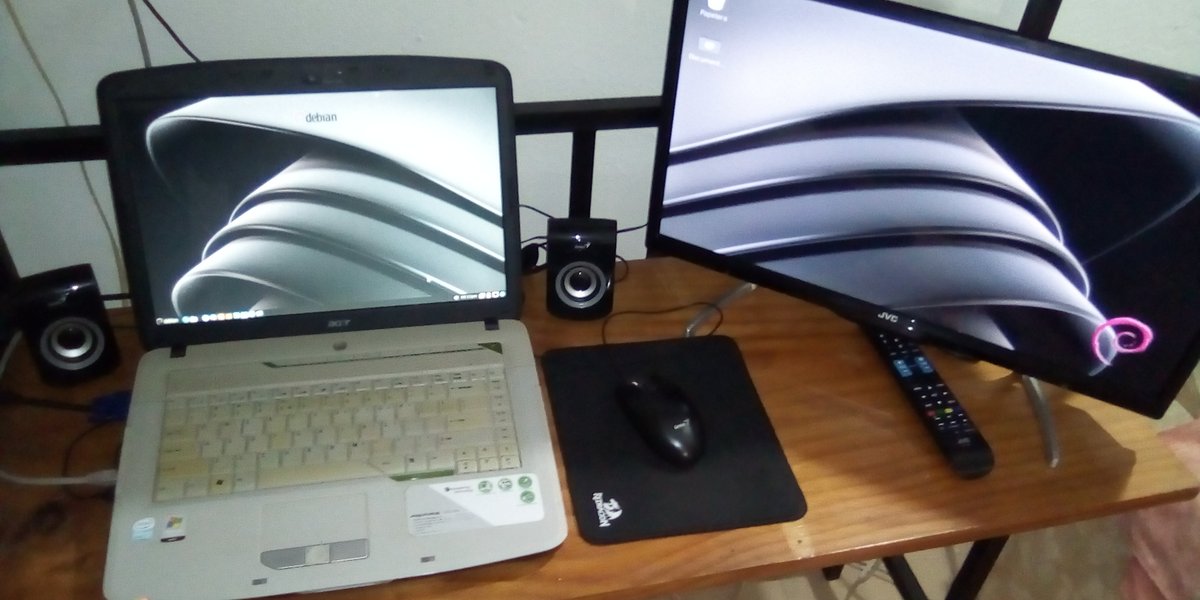 veracoecheax's tweet photo. Como siempre un gran saludo y abrazo fraternal a toda la comunidad #GNU #Linux que siempre esta activa en #ViernesDeEscritorio #EscritorioGNULinux
#Tecnologia #ComunidadLinux #informatica #LunesDeSoftwareLibre #Debian #ComunidadGNULinux #CodigoAbierto #SoftwareLibre #Acer https://t.co/T57dZvTVg4