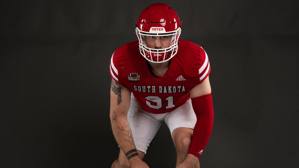 South Dakota Football tweet media