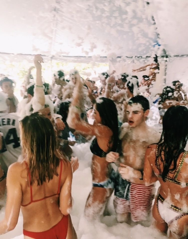 BullaTwins's tweet photo. Saturday June 17th
Essential Twerkers Foam Party Edition 
Doors open 10pm-2am
Ladies free before 10:30pm w/rsvp &amp; bikini 👙 
2837 Ridge Ave 
Ticket link in @bullatwinz bio! https://t.co/Lhzs7kpJKy