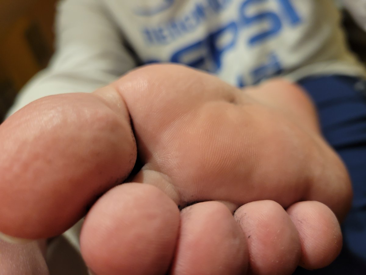 underfootwannabe tweet media