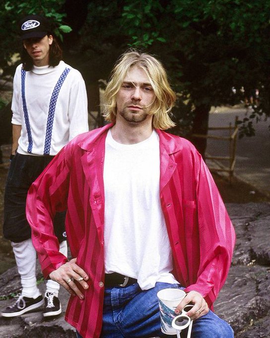 Dave Grohl & Kurt Cobain in New York, 1993.  Hugo Dixon.