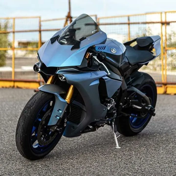 Yamaha R1