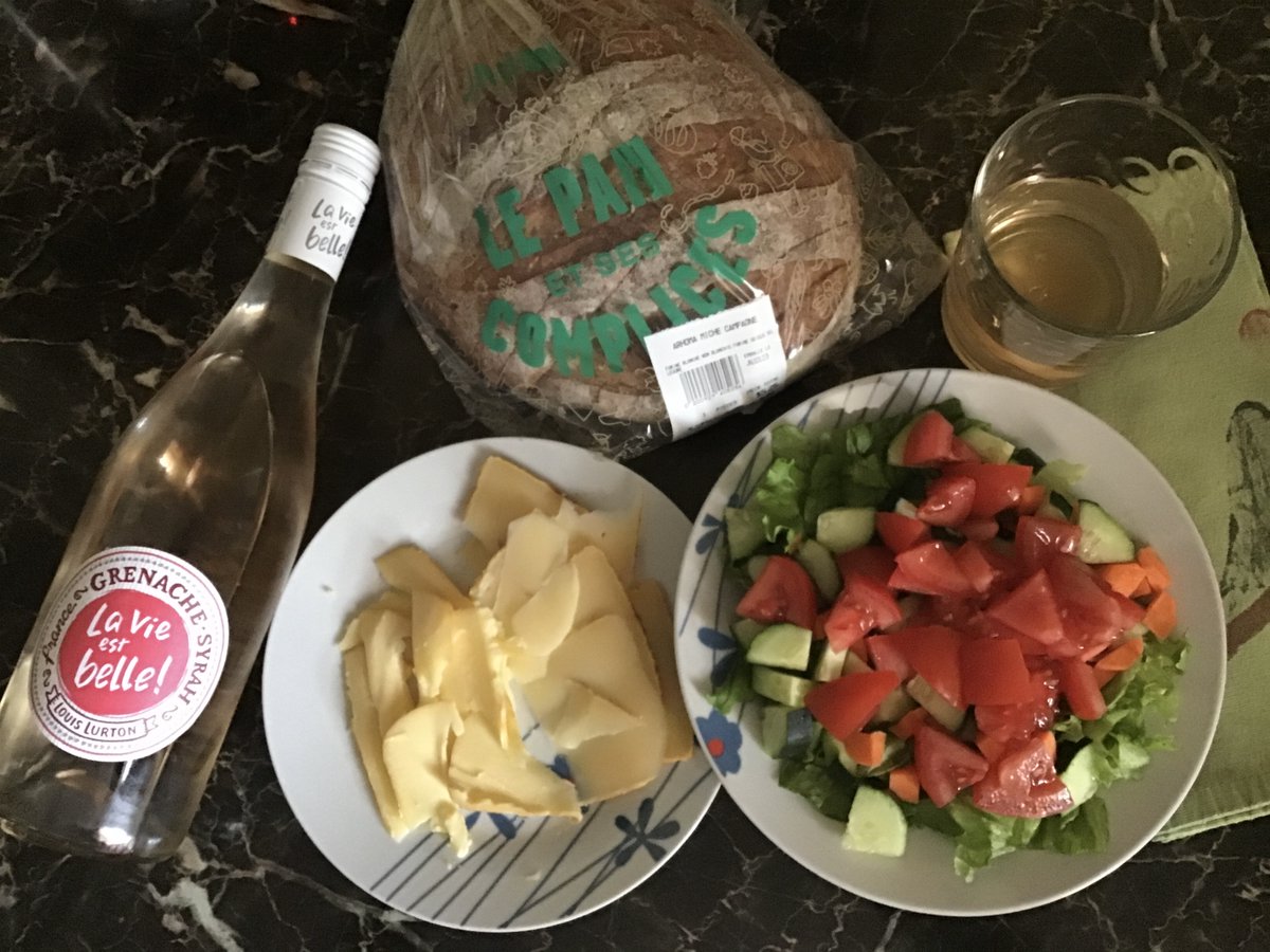 Maria @WineCheeseFri tweet media