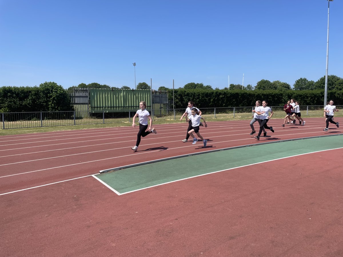BedfordSSPs's tweet photo. Well done to all 390 pupils who took part in our Yr 5/6 Athletics today.  Congratulations to: AM 🥇@GreatDenhamPS A🥈 @OakleyPrimary 🥉 @UrsulaTaylorSch A; PM: 🥇 @HazeldenePe A 🥈 @BGI_School 🥉 @HazeldeneSch B.  Good luck to @HazeldenePe &amp; @GreatDenhamPS in the county finals https://t.co/2uO6zhNbk0