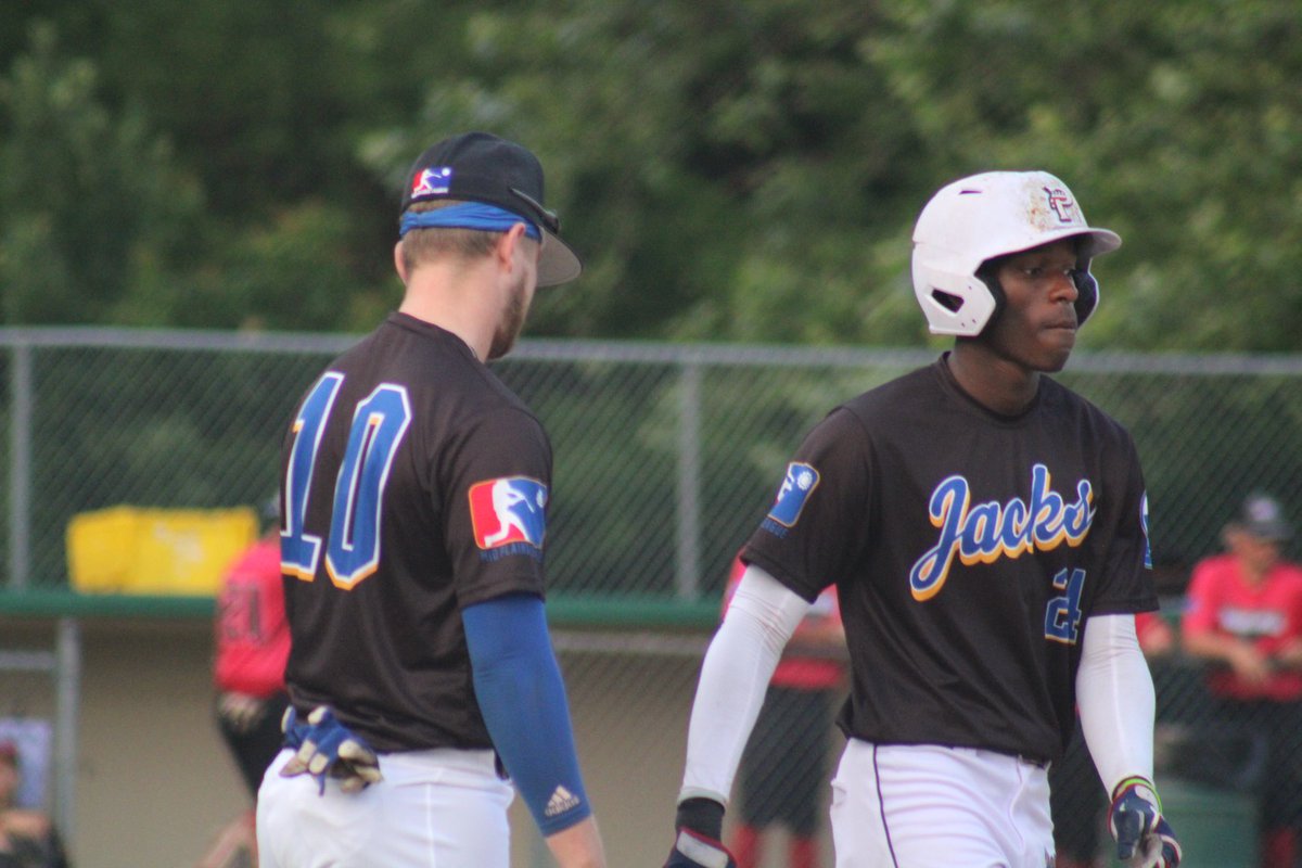 MPLbaseball's tweet photo. Photo thread of the @TopekaJacks and Topeka Warhawks.

📷: @isaackdeer 
(IG: ikdphotos) https://t.co/LvBfkbqvVu