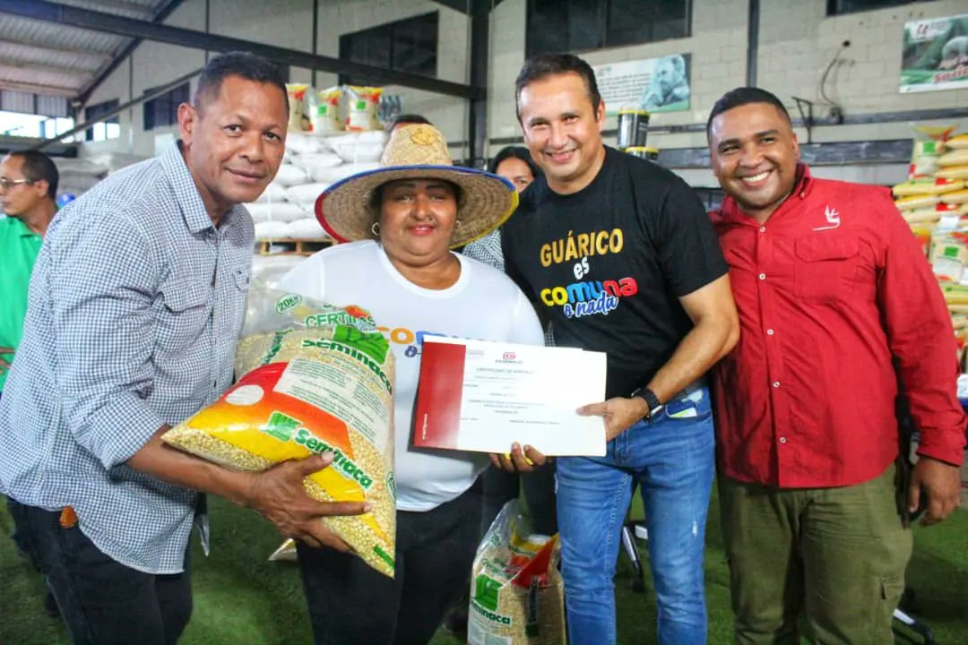 josemvasquez's tweet photo. Con mucha fuerza ha iniciado el Plan de Siembra Campesino Comunero.

Un total de 3.428 campesinos sembrarán 12.000 hectáreas de maíz, lo que representa un incremento de un 896% en comparación al año 2022. https://t.co/AG5ohdeRxu