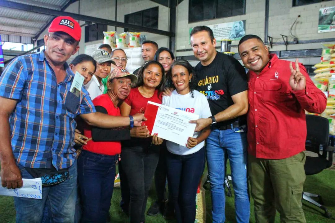 josemvasquez's tweet photo. Con mucha fuerza ha iniciado el Plan de Siembra Campesino Comunero.

Un total de 3.428 campesinos sembrarán 12.000 hectáreas de maíz, lo que representa un incremento de un 896% en comparación al año 2022. https://t.co/AG5ohdeRxu