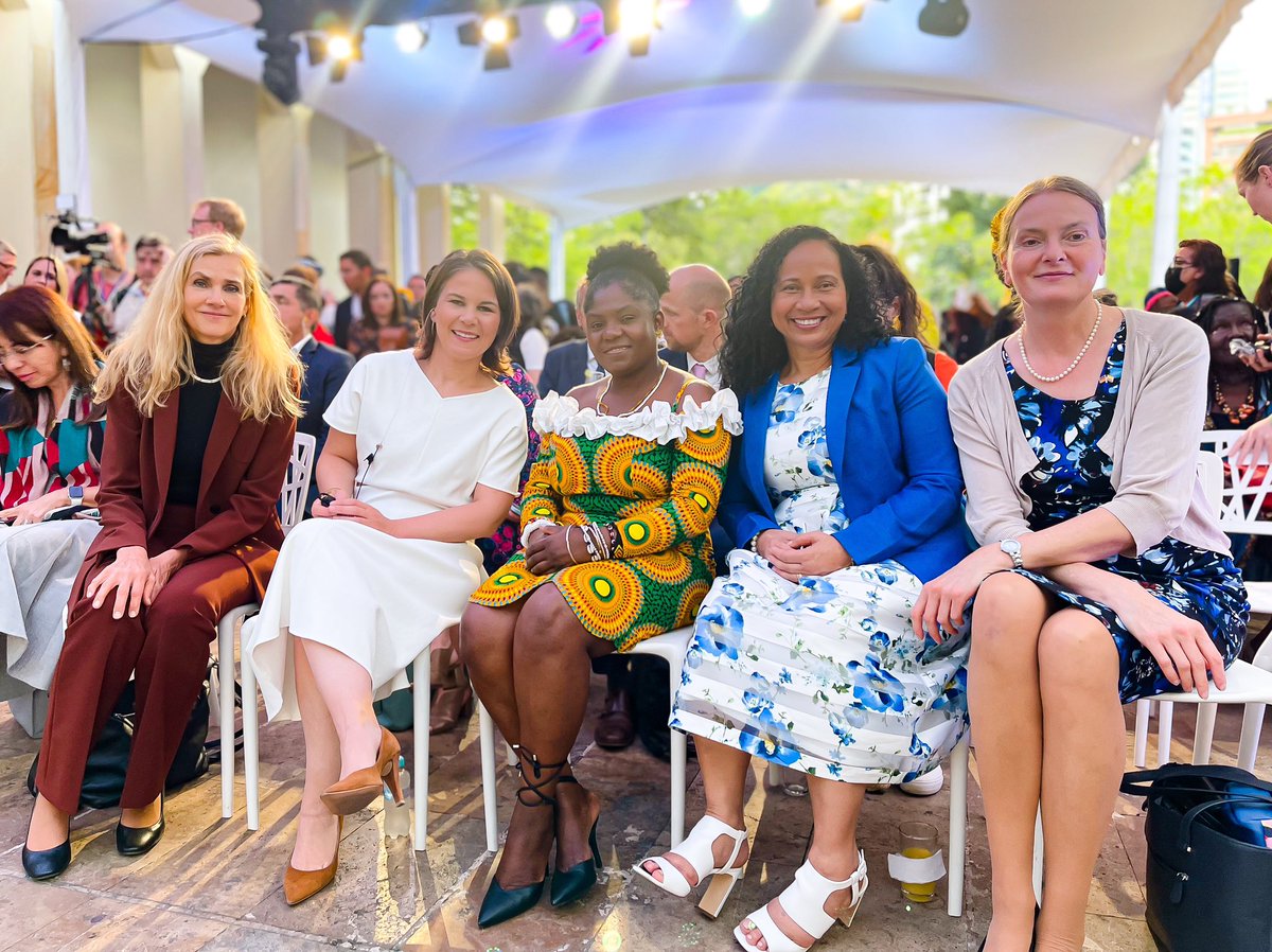 Me enorgullece recibir el Premio #UNIDAS, en nombre de la lucha por los derechos de las mujeres y la democracia. Este no es un triunfo personal, sino el resultado de la lucha incansable de los nadie, de los pueblos empobrecidos, las poblaciones discriminadas y todas las mujeres.