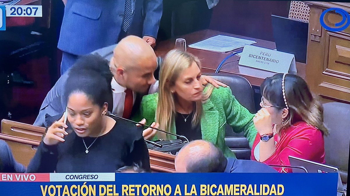 ¡NO SEÑORES! Los comunistas los USARON para elegir al abogado de Cerron en Defensoria pero a ellos no los van a convencer, ahora los traicionaron y se vienen peores. Cayeron redonditos... Le regalaron otro triunfo a Cerron, Castillo y compañia.
