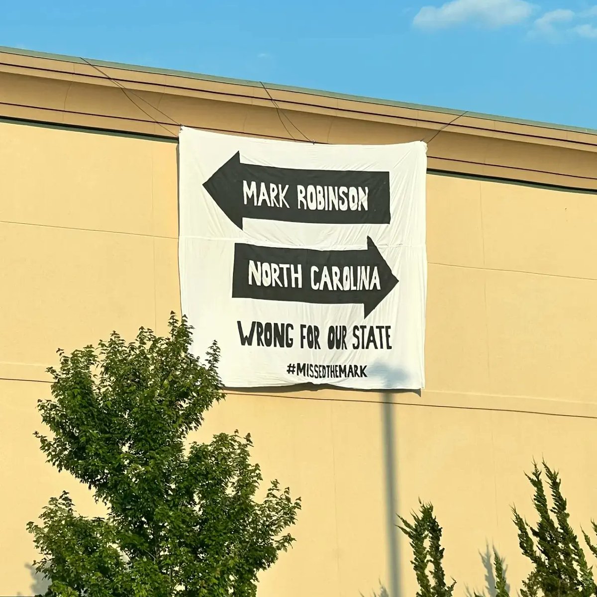 DownHome_NC's tweet photo. Tonight at the opening of the NC GOP convention.
Wow, Mark Robinson's own hometown of Greensboro doesn't even think he's a good idea for our state.
#missedthemark
#NotOurMan #ncpol https://t.co/ixYuE4xn4m