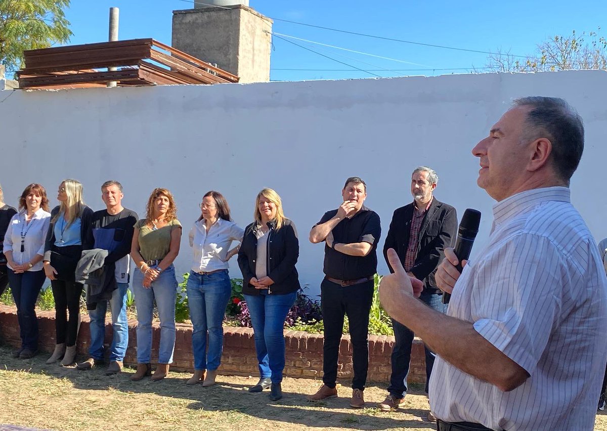 cotymias's tweet photo. El #ProgramaVida llego al Jardín Municipal 🌈 Arco Iris ! 

Junto a la Secretaria de Educación y la gran familia de esta querida institución transformamos las instalaciones   y le devolvimos él brillo que los más pequeños se merecen . https://t.co/e6F5nMqqBc