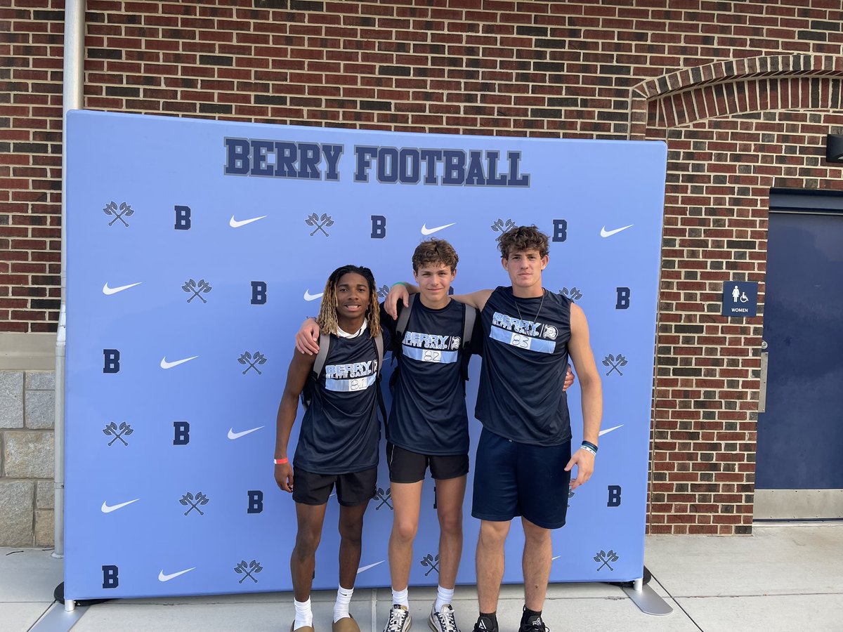 CoachE_84's tweet photo. Great day and great work  @BerryFootball with boys, continuing to put @FCAFalconsFB on the map! @kaleb1_lee @Br3ttWilliams @HudsonFollis @kcjorgensen14 https://t.co/oyC4F6VyAc
