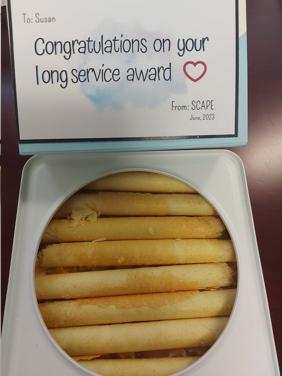 SusanBridges12's tweet photo. @HkuScape @HKUniversity @hku_education @CETLHKU Thank you to the wonderful team @HkuScape! Incredibly supportive &amp; so thoughtful! https://t.co/uFDhXUIiPZ