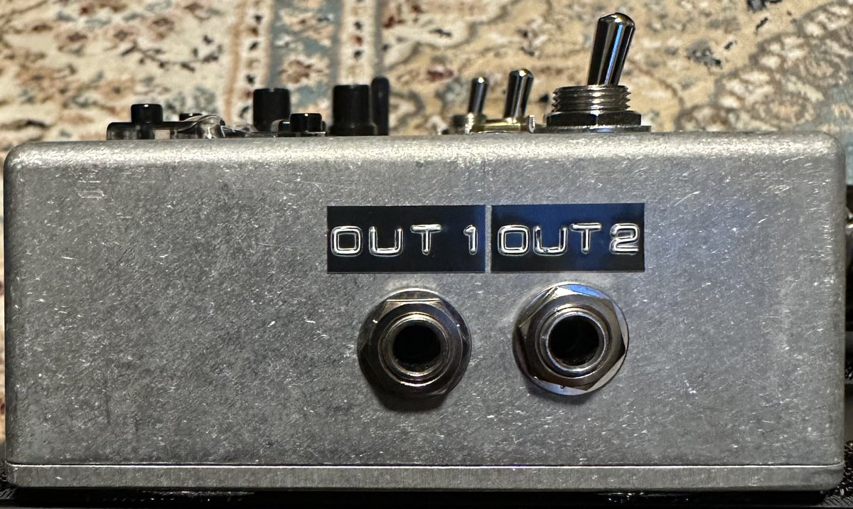 system_of_unity's tweet image. チューニングステーション
プロトタイプ作っていただきました。

ローディーさんだけでなくDTM環境や工房さんとかで使用出来るかなと思います。

お声かけください🙇‍♂️🙇‍♂️🙇‍♂️