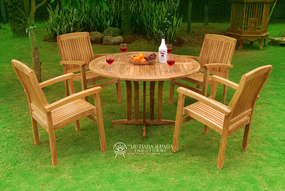 Enjoy Your Time with our awesome Dining Set Collection.

Made with quality materials and a high level of precision, it's perfect for gathering all the loved ones.

#outdoordiningtable #alfrescodining #patiodining #summertable #outdoorentertaining #backyarddining #gardenparty