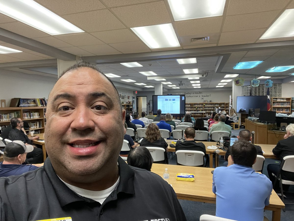 Fernando at Region Education Technology training at Ricardo ISD. 

#WeAreSTX | #LifeAtATT |#GoWest | #STXSpeaks | #STXSigTeam | #Teacher| #Discounts