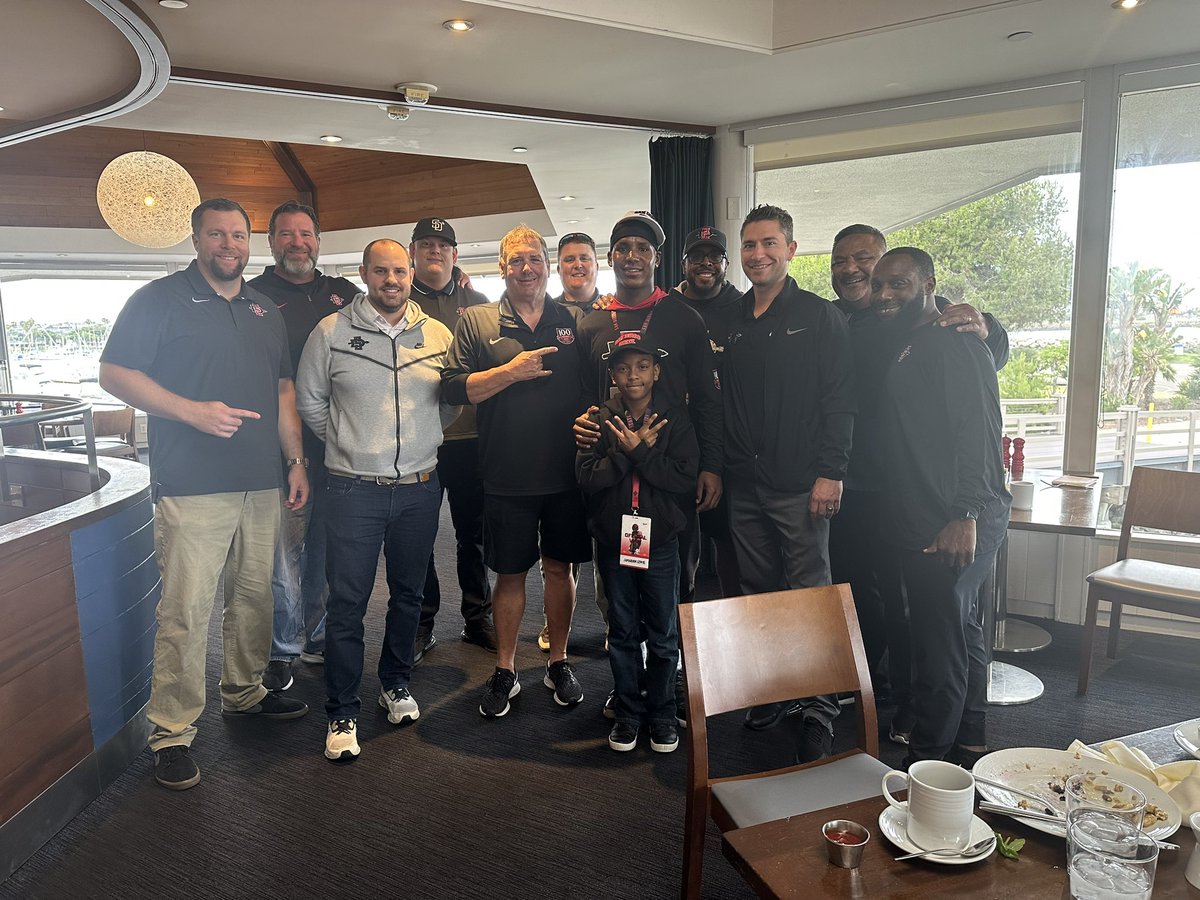 GainesSire's tweet photo. This week was a BLESSING with the Aztec Family!!! This coaching staff is not only great at coaching football but they are really great men that takes care of there players and help develop them to the next level in anything. Weather it’s the League or getting a degree! @AztecFB https://t.co/A7uX3r5GG6