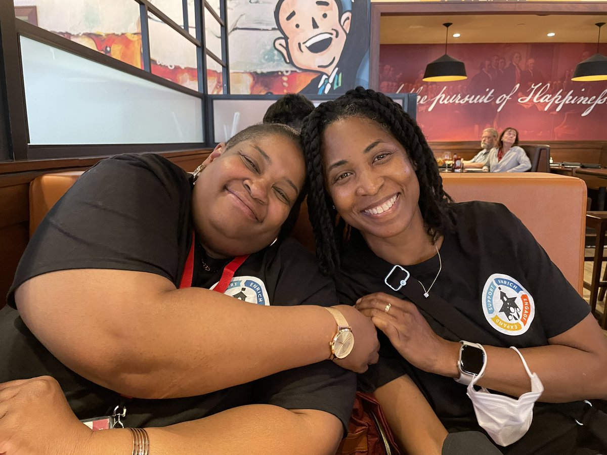 It’s nice to catch up, share ideas, & unpack a busy day at #CSxFE23 over dinner! I always walk away with a golden nugget or two with these ladies. @MCPSCommunitySc @GloriaJCSL @CSL_BelPreElem @CresthavenElem1