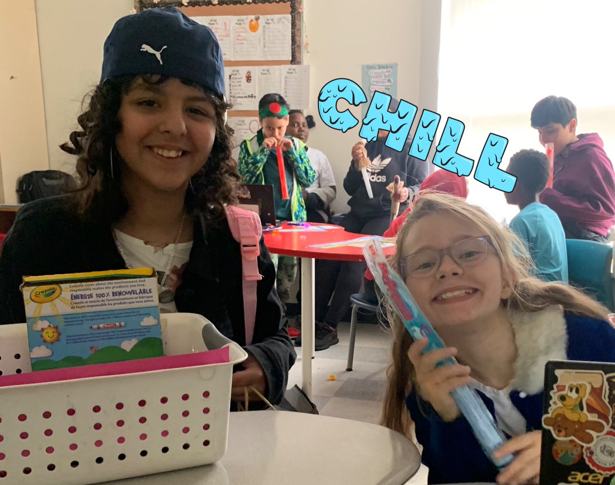 MsHanrahanOCSB's tweet photo. What a perfect way to end the day ☀️ Freezie Day to support Grade 6 Graduation fundraising 🎓 https://t.co/XTDtFEXSlS