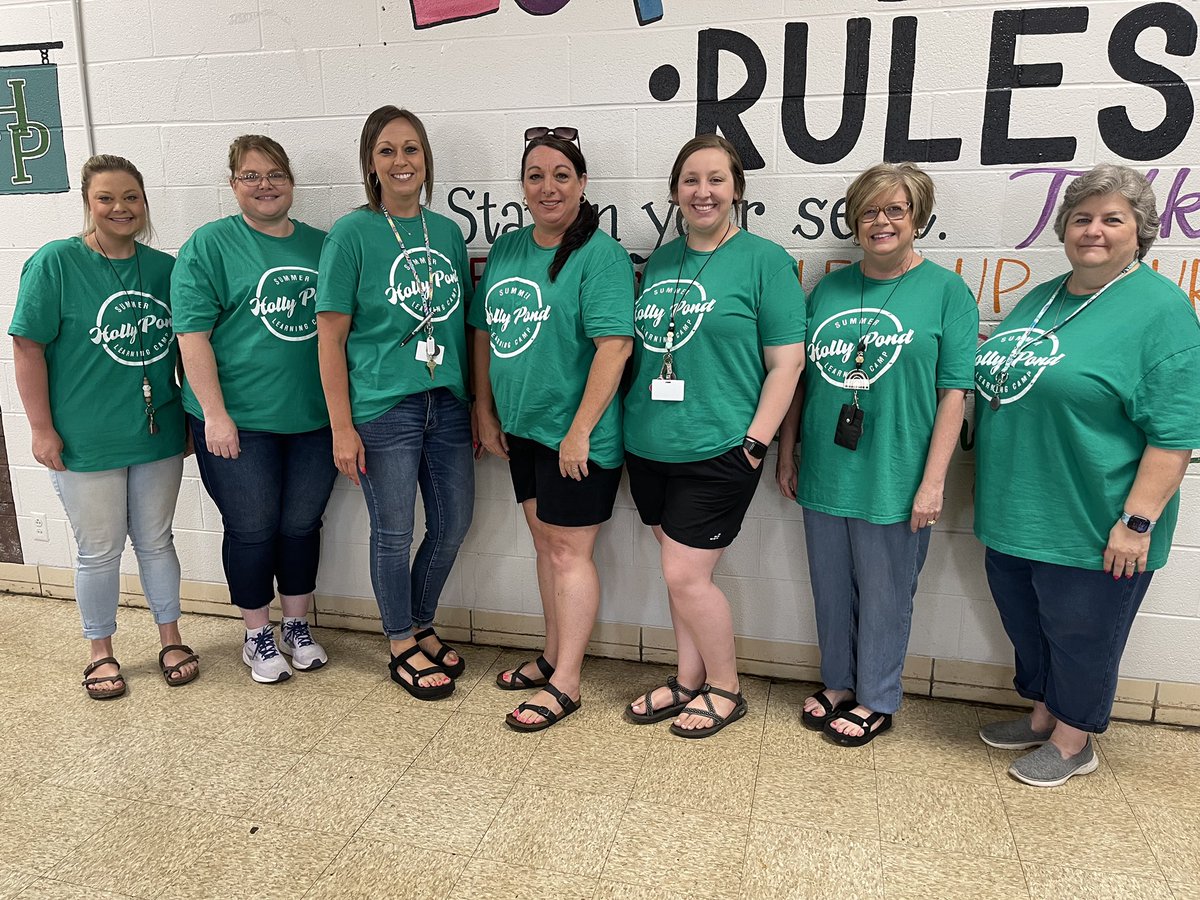 Baggett0308's tweet photo. We have the best Summer Learning Camp crew @hollypondk8 https://t.co/mlf2eps8Bv